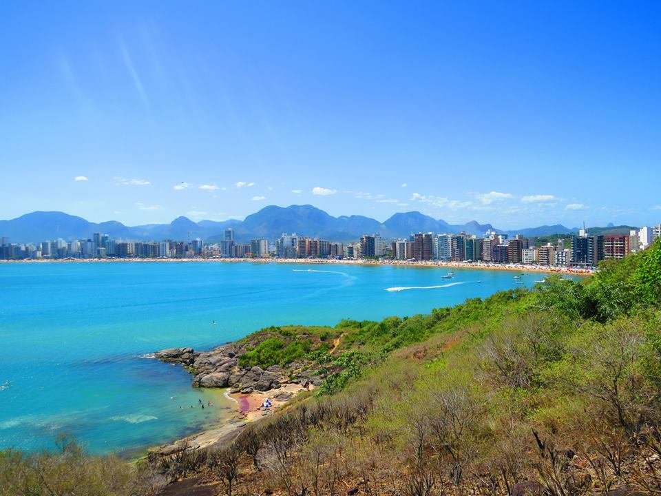 Praia de Areia Vermelha em Guarapari