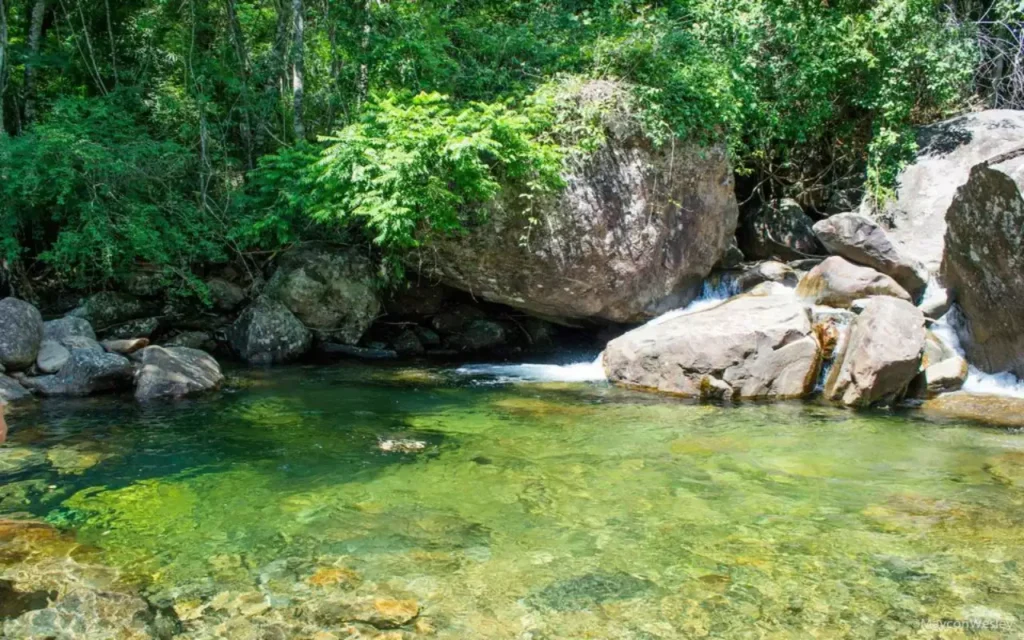 Cachoeira de Hidrolândia - A Natureza em toda a sua exuberância, Iúna 3 Poço de Hidrolândia