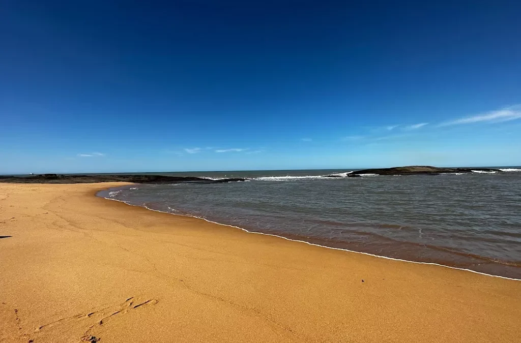 Praia de Tiquiçaba