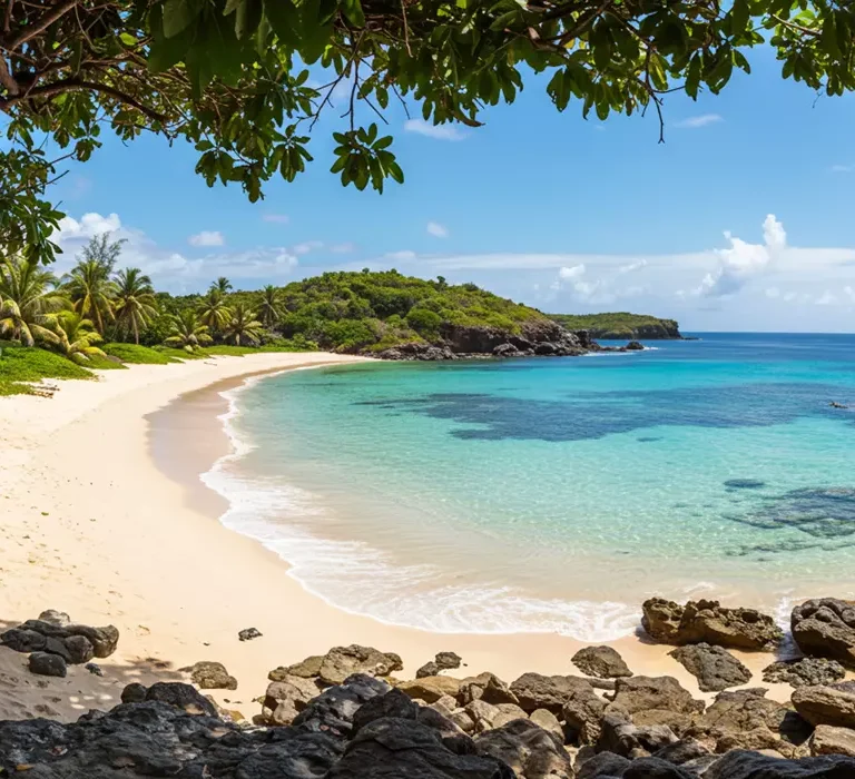 Praia do Sancho, em Fernando de Noronha