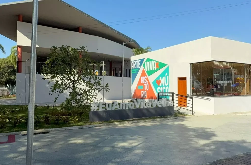 Praça Duque de Caxias, no Centro da cidade -Pracinha de Vila Velha