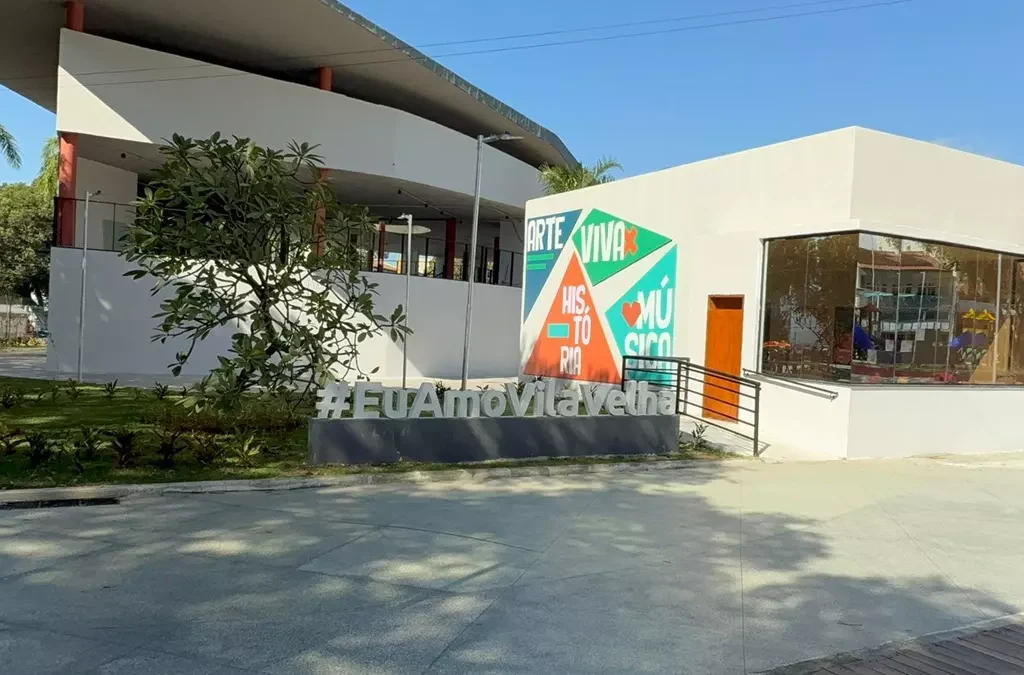 Praça Duque de Caxias, no Centro da cidade -Pracinha de Vila Velha