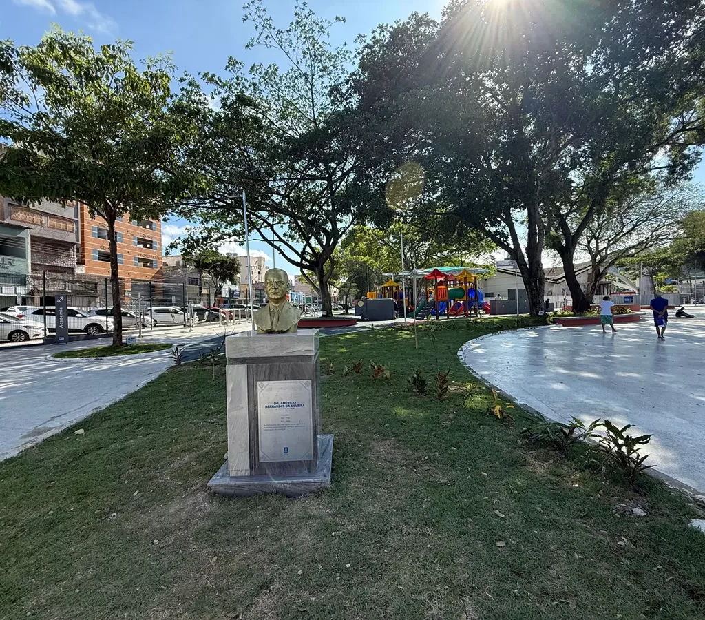 Praça Duque de Caxias, no Centro da cidade -Pracinha de Vila Velha