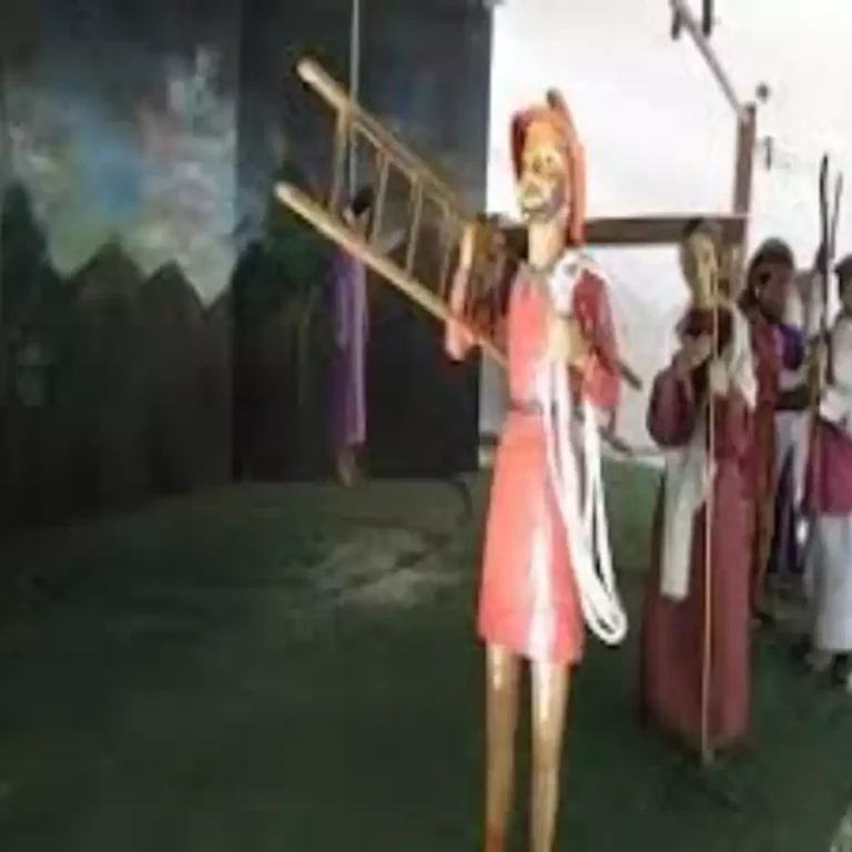 Descubra o Encanto Oculto: O Menor Teatro do Mundo à Beira da BR 262!