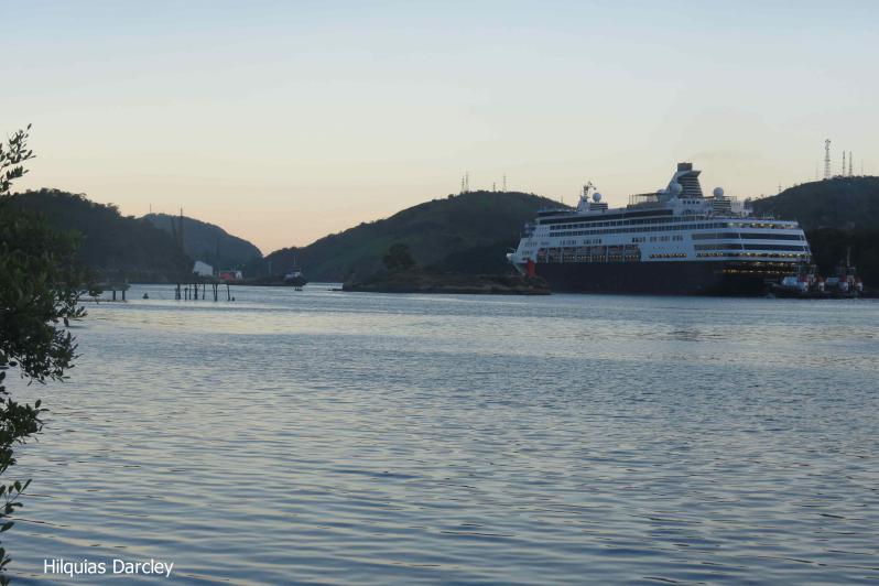 Transatlântico internacional aporta em Vitória e traz mais de mil passageiros