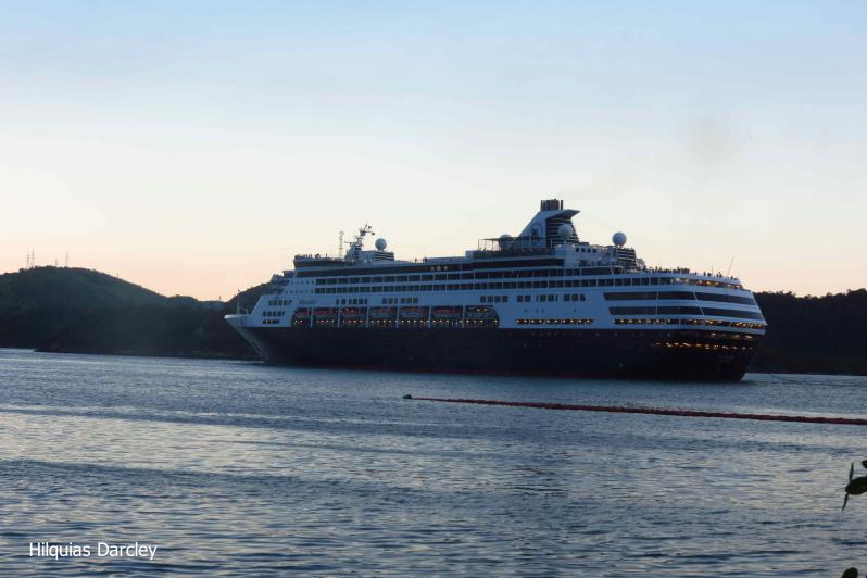 Transatlântico internacional aporta em Vitória e traz mais de mil passageiros