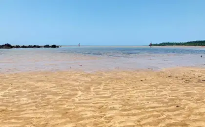 Praia de Coqueiral, em Aracruz