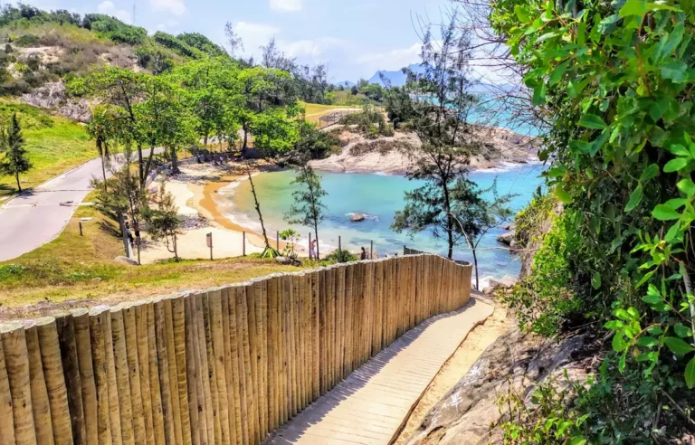 Praia Secreta de Vila Velha: Descubra o Paraíso Escondido que Encanta Vários Turistas