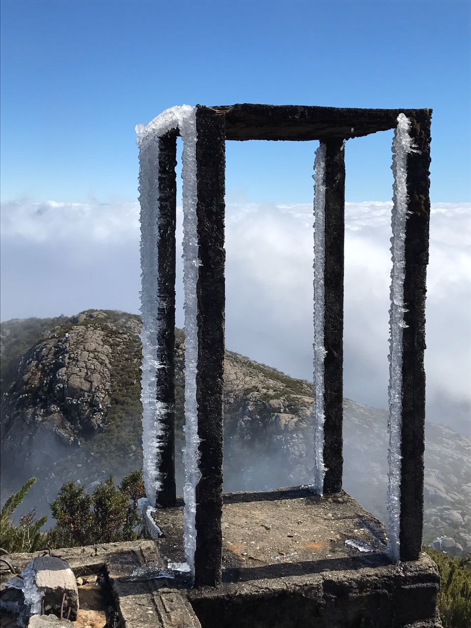 Pico da Bandeira com Gelo 22