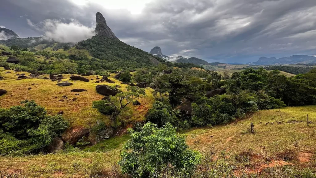 Pedra das Caveiras em Atílio Vivacqua
