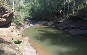 Conheça a Cachoeira de Pernambuco em Guarapari