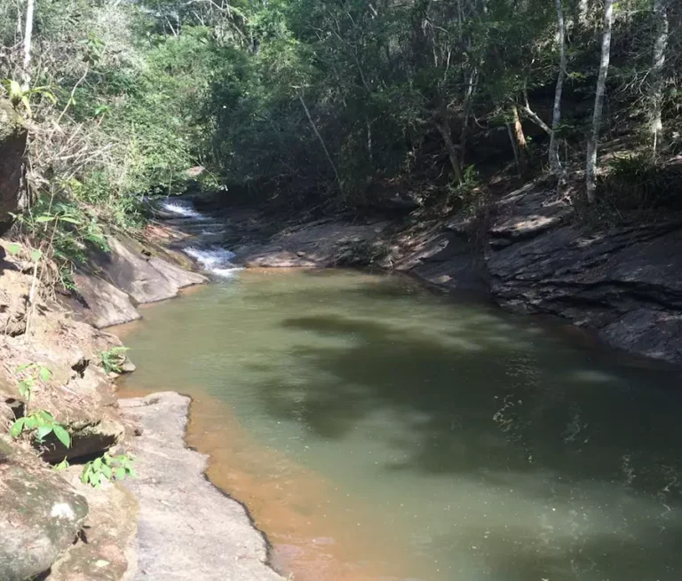 Conheça a Cachoeira de Pernambuco em Guarapari