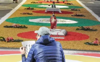 Corpus Christi no Espírito Santo: Uma Jornada de Fé e Arte nos Tapetes Coloridos 11 Corpus Christi no Espírito Santo