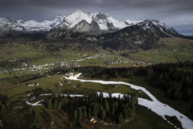 Restos de alpinista alemao desaparecidos desde 1986 descobertos na Suica 2