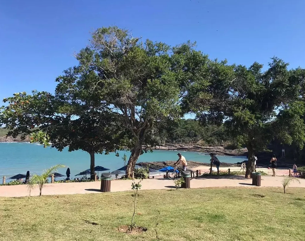 Trilhas e Praias de Búzios