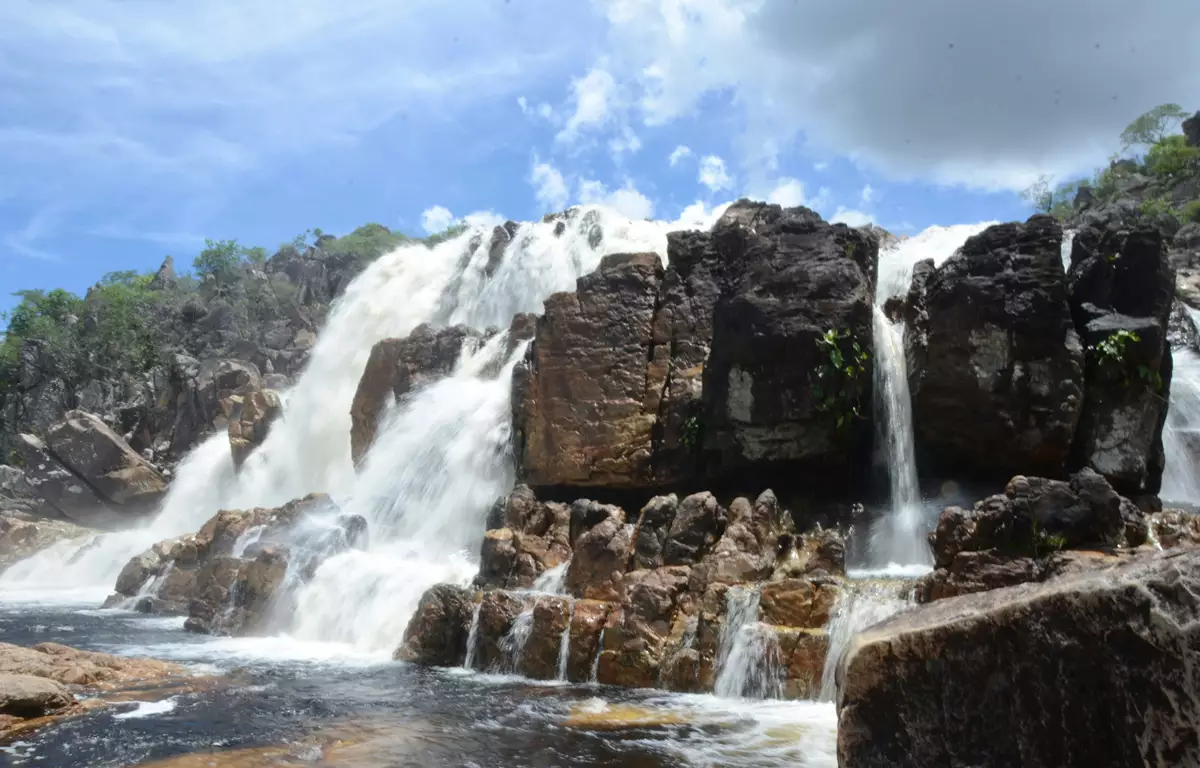 Parque Nacional da Chapada dos Veadeiros com cânions, cachoeiras e trilhas no Cerrado