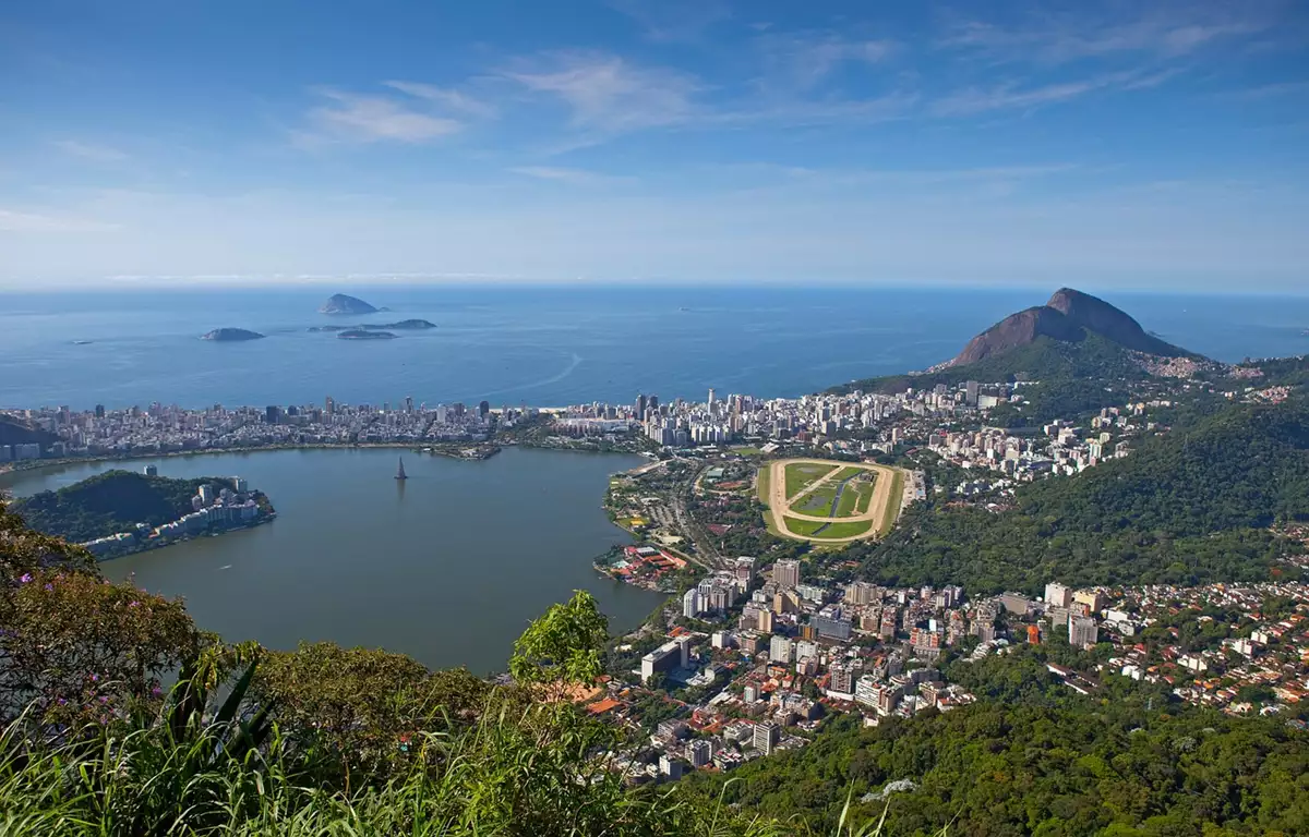 Praia do Arpoador, Rio de Janeiro 9 Bairro do Leme Um Refúgio Tranquilo no Rio de Janeiro