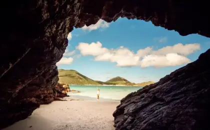 A Gruta do Amor é uma caverna localizada em Arraial do Cabo, no Rio de Janeiro. 10 Gruta do Amor