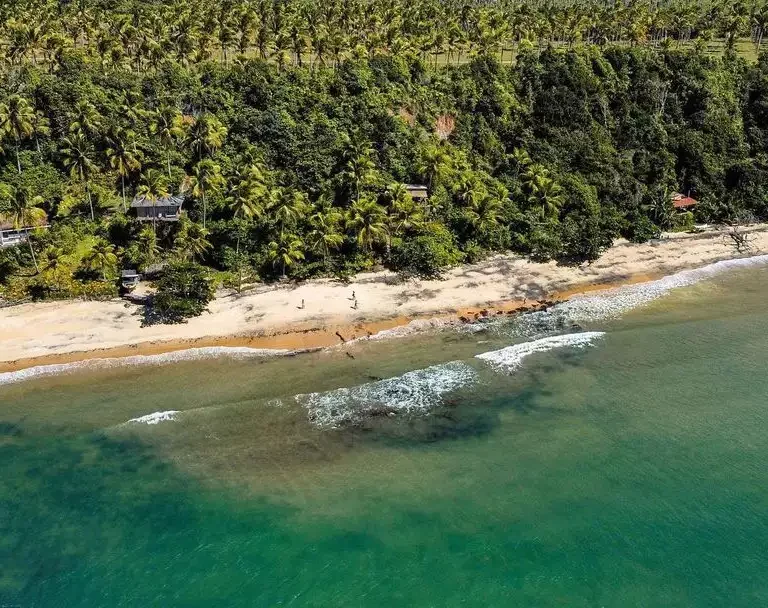 praia do satú caraiva