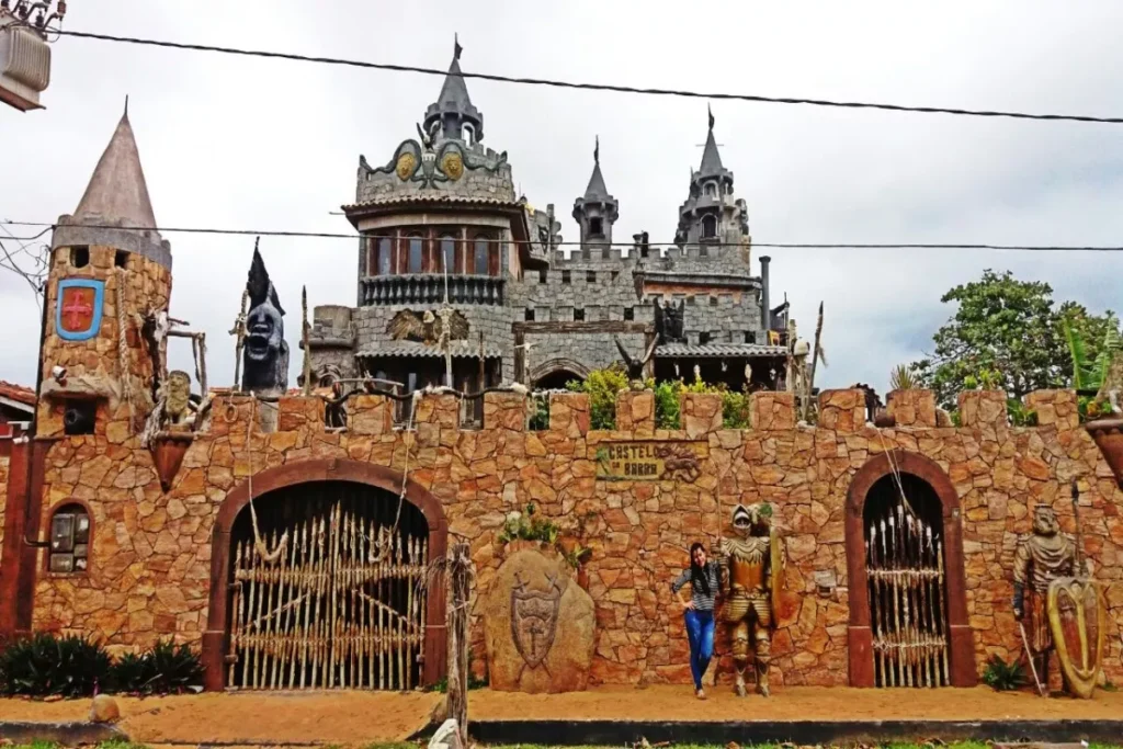 Castelo da Barra do Jucu: uma obra de arte construída com as próprias mãos