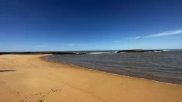 Praia-de-Tiquicaba