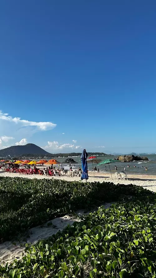 Descubra a beleza da Praia de Itaipava e o famoso pier