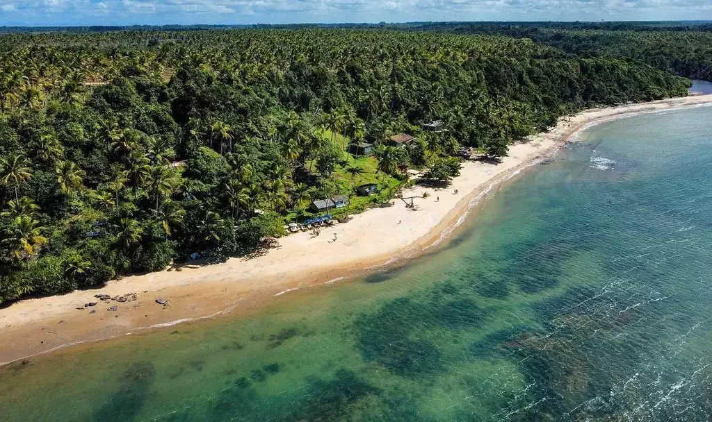 praia do satú caraiva