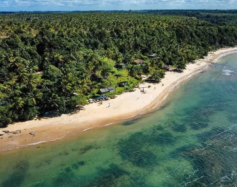 praia do satú caraiva