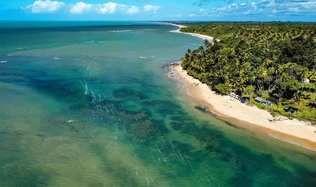 praia do satú caraiva