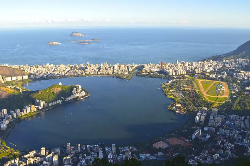 Lagoa Rodrigo de Freitas: Um Ícone Turístico no Rio de Janeiro