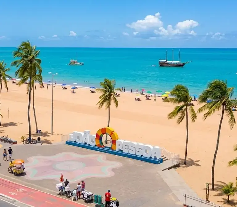Praia de Tambaú em João Pessoa: o que fazer e onde ficar