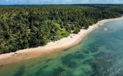 praia do satú caraiva