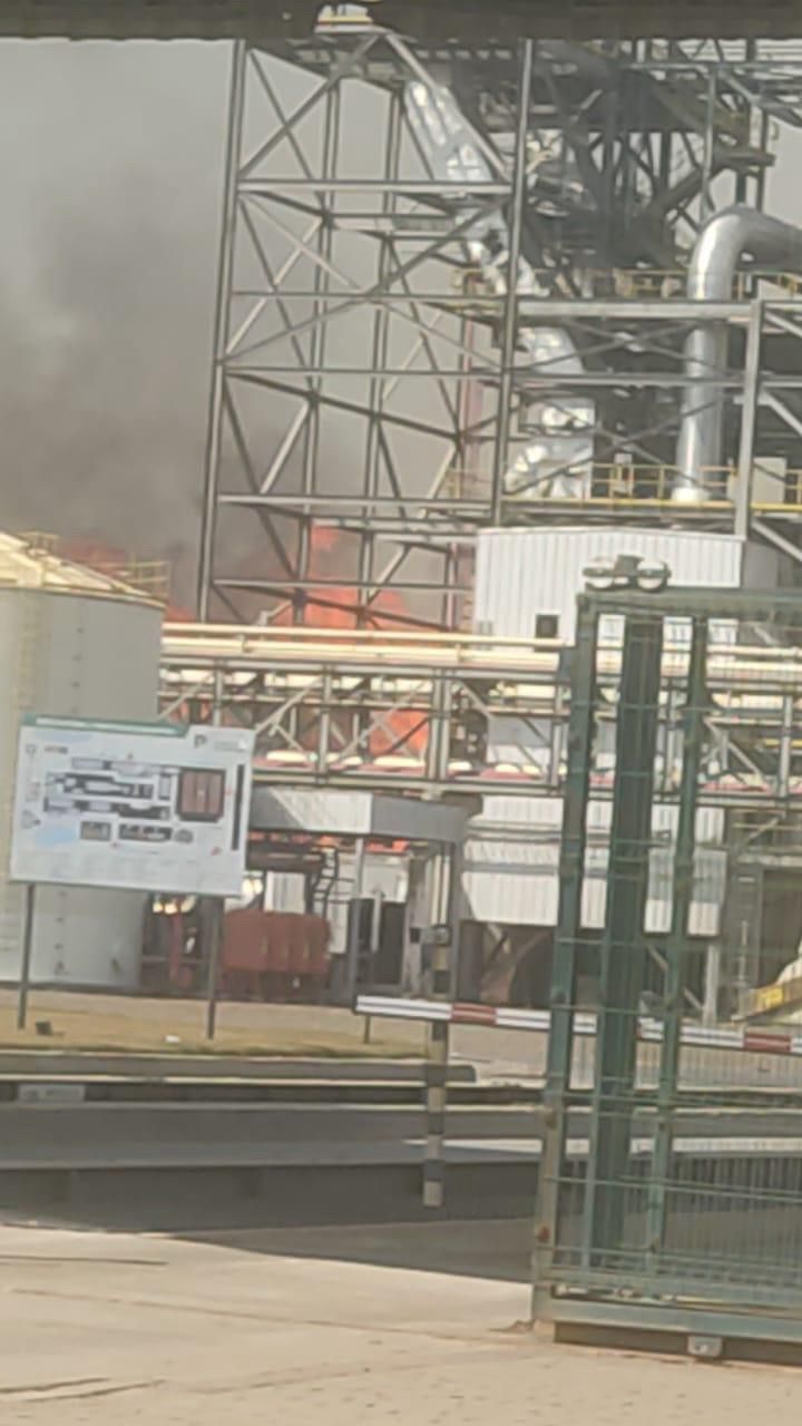 Incendio o patio atinge fabrica de MDF em Pinheiros