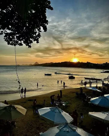 Praia da Costa Azul, situada em Iriri, Anchieta