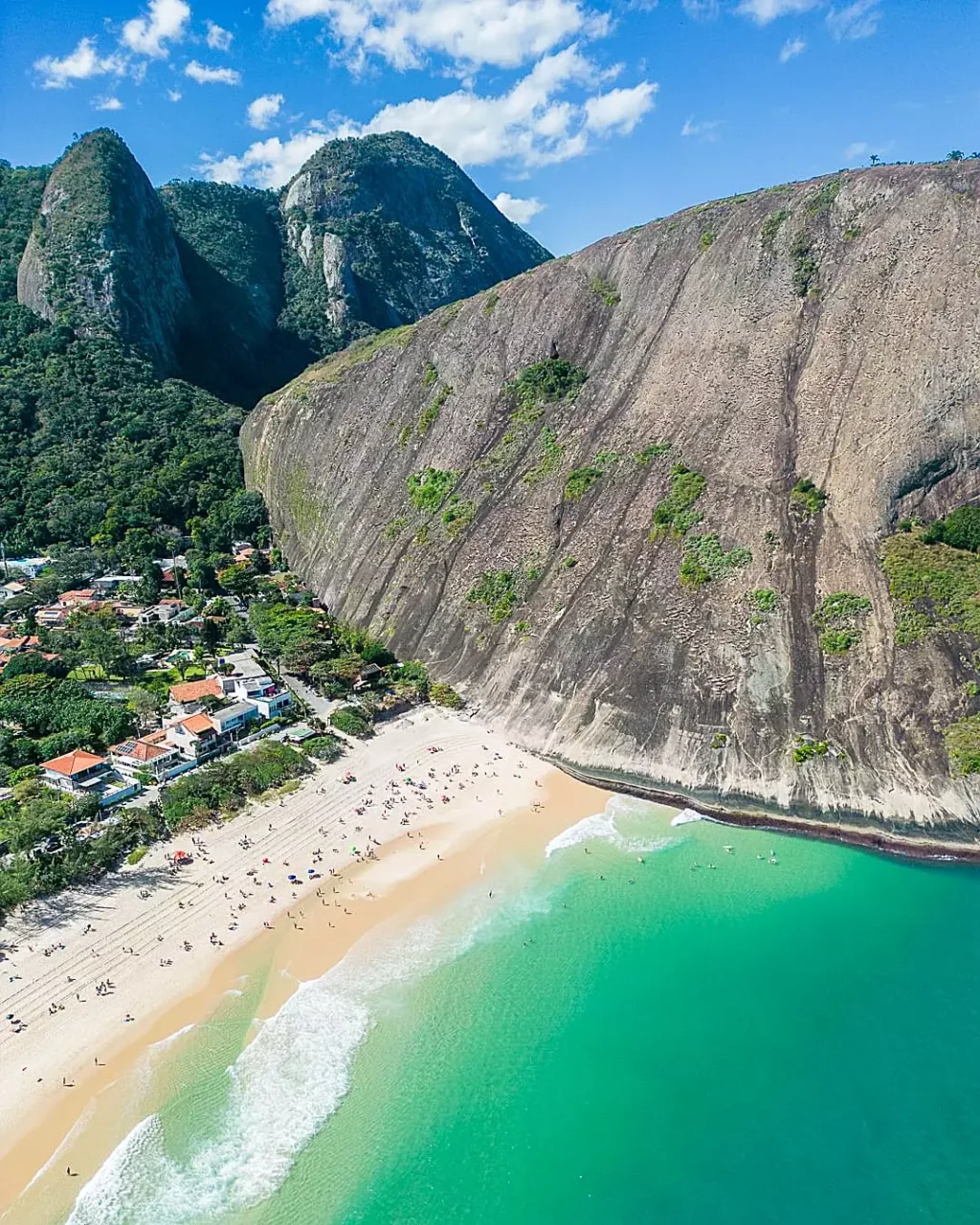 Praia de Itacoatiara: um paraíso natural escondido