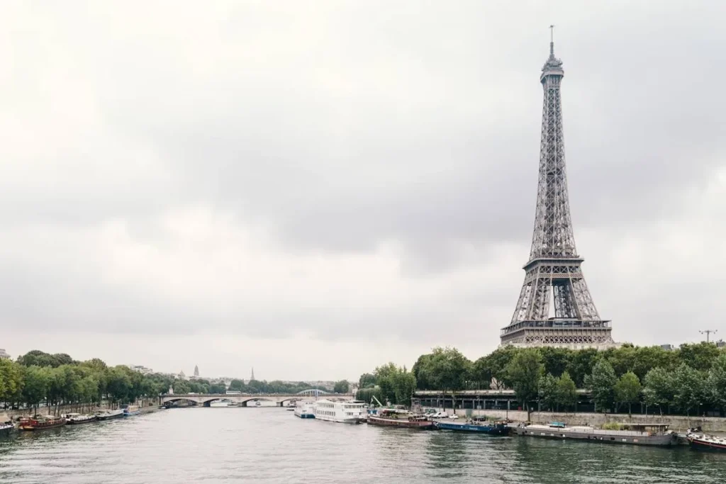 Torre Eiffel – Paris, França 