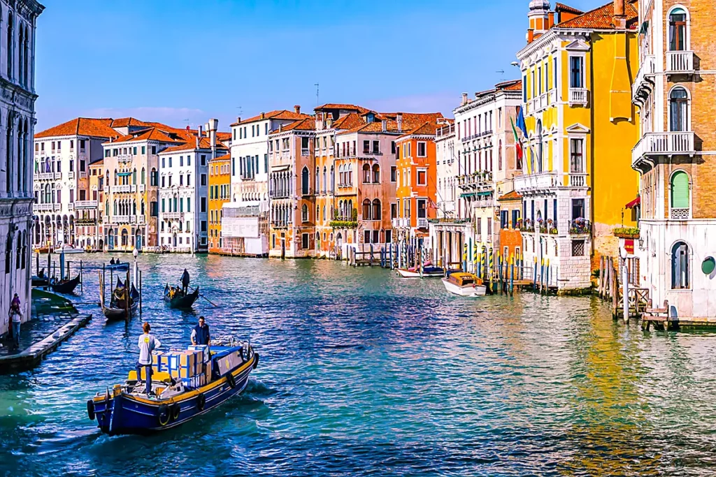 Veneza Introduz Taxa Turística para Combater Turismo Excessivo