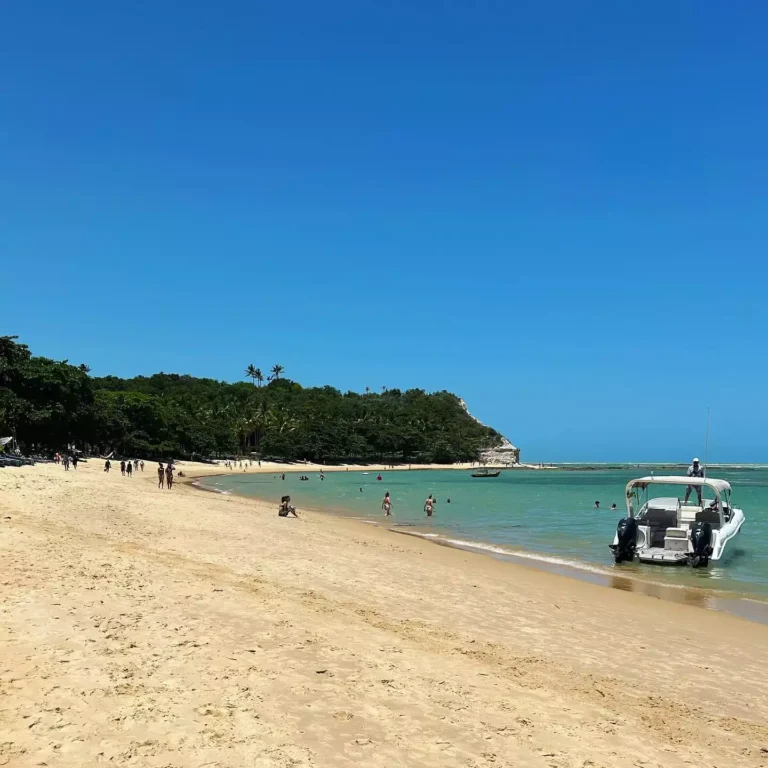 Praia do Espelho na Bahia: Um Tesouro Natural Entre Trancoso e Caraíva