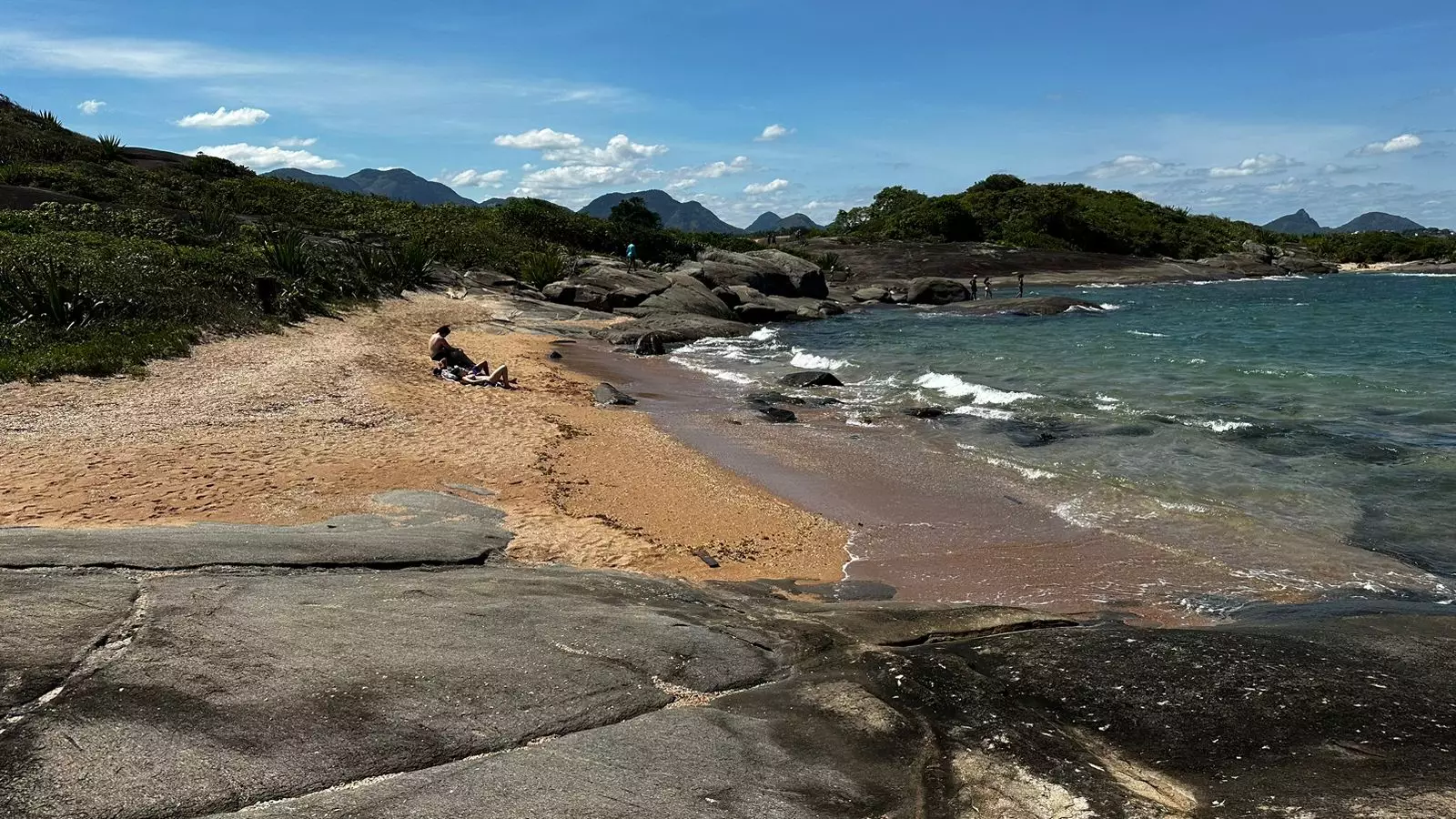 Praia das Pedras um paraiso escondido em Guarapari 8