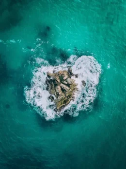 coração no meio das piscinas naturais de Maceió