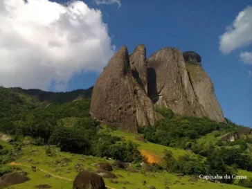 Pedra dos Cinco Pontões em Laranja da Terra