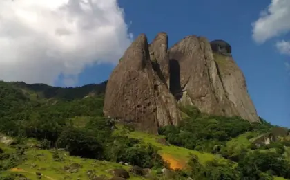 Pedra dos Cinco Pontões em Laranja da Terra 10 Pedra dos Cinco Pontões em Laranja da Terra