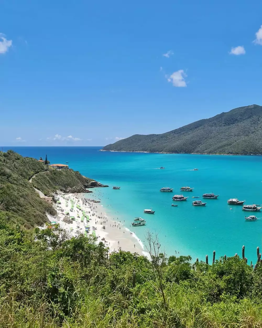 Prainhas do Pontal do Atalaia em Arraial do Cabo perto da Lagoa Vermelha