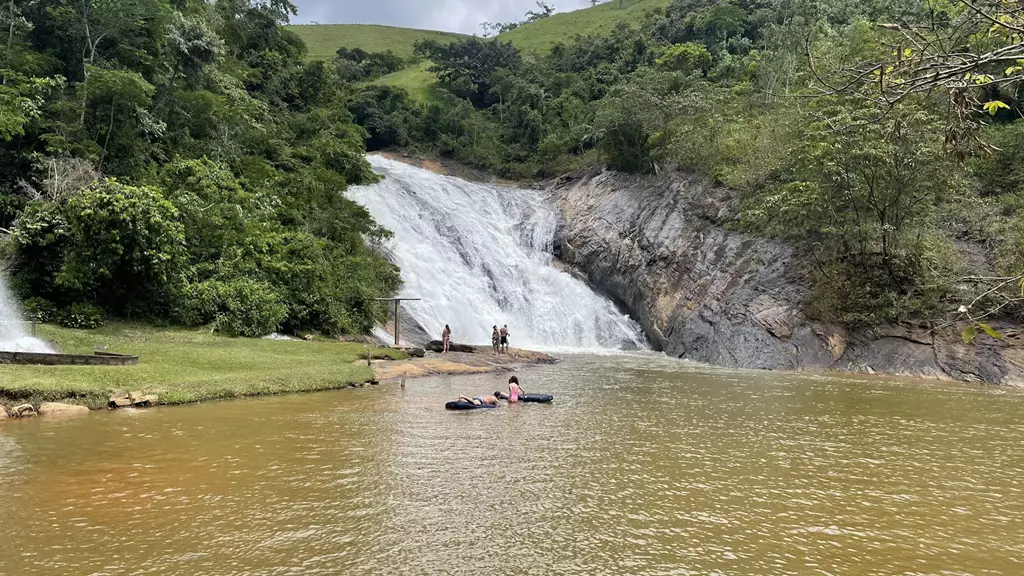 Cachoeira Rio do Meio