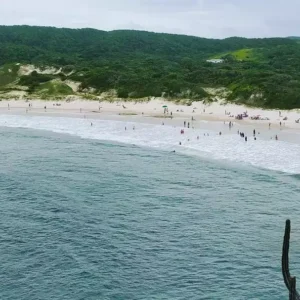 Praia das Conchas, situada no coração do Rio de Janeiro
