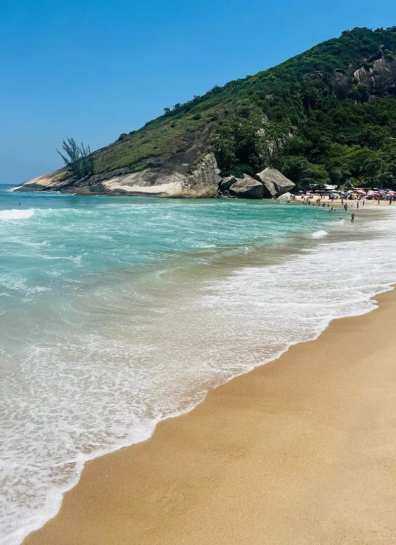 Praia de Grumari Um Paraiso Escondido no Rio de Janeiro