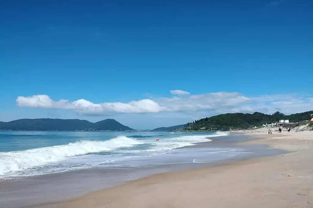 Praia de Morro das Pedras: Explorando as Maravilhas de Florianópolis