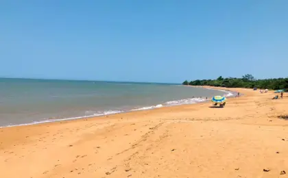 Praia de Putiri: Um Refúgio Tranquilo em Aracruz 8 Praia de Putiri.