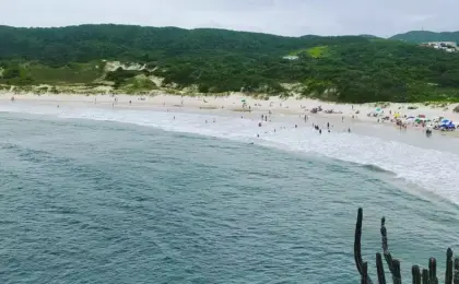 Praia das Conchas, situada no coração do Rio de Janeiro