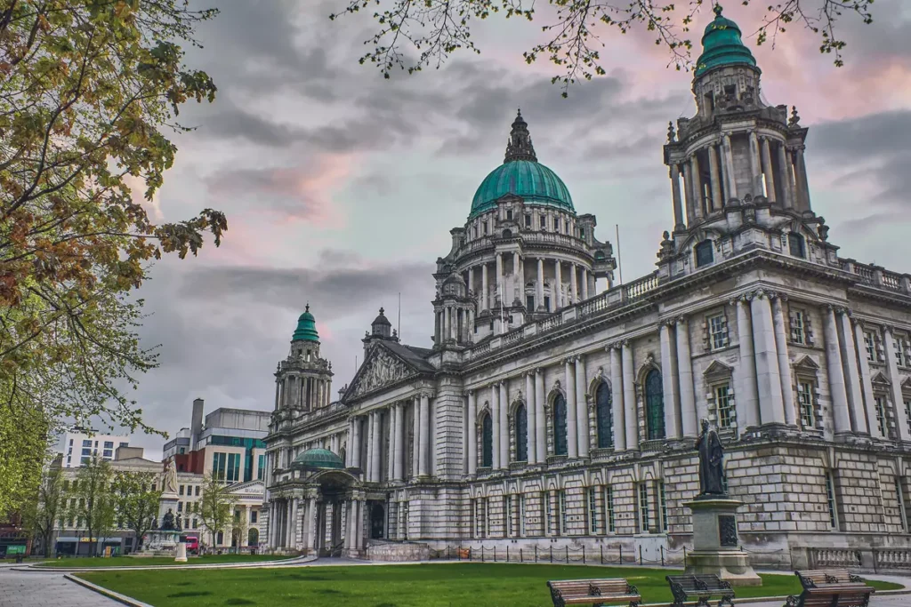 Belfast: Sinfonia urbana entre história, cultura e paladares